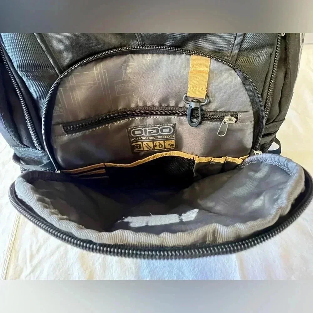 Ogio laptop,‎ small backpack